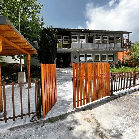 Vertical Hostel Mavrovo Eksteriør bilde