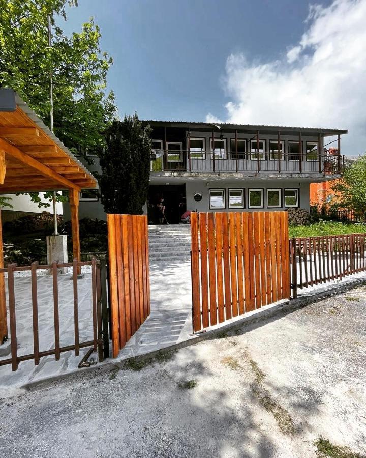 Vertical Hostel Mavrovo Eksteriør bilde